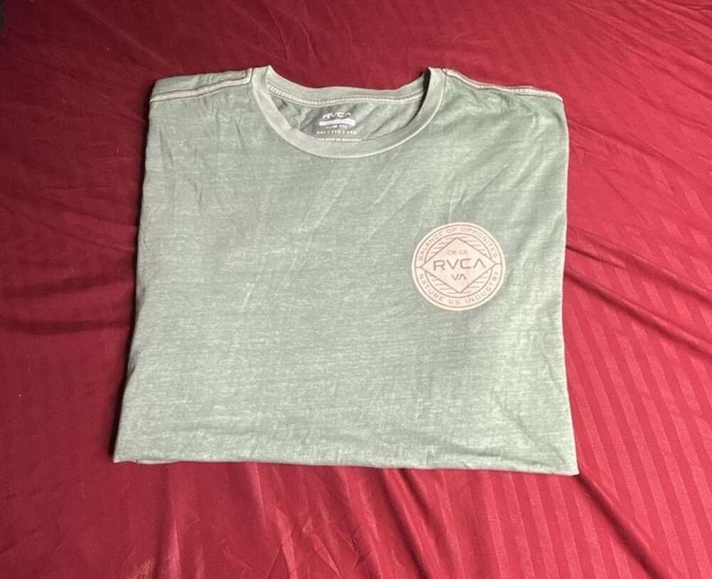 RVCA T-Shirt Size XXL Green Pigment Dye Slim Fit Graphic